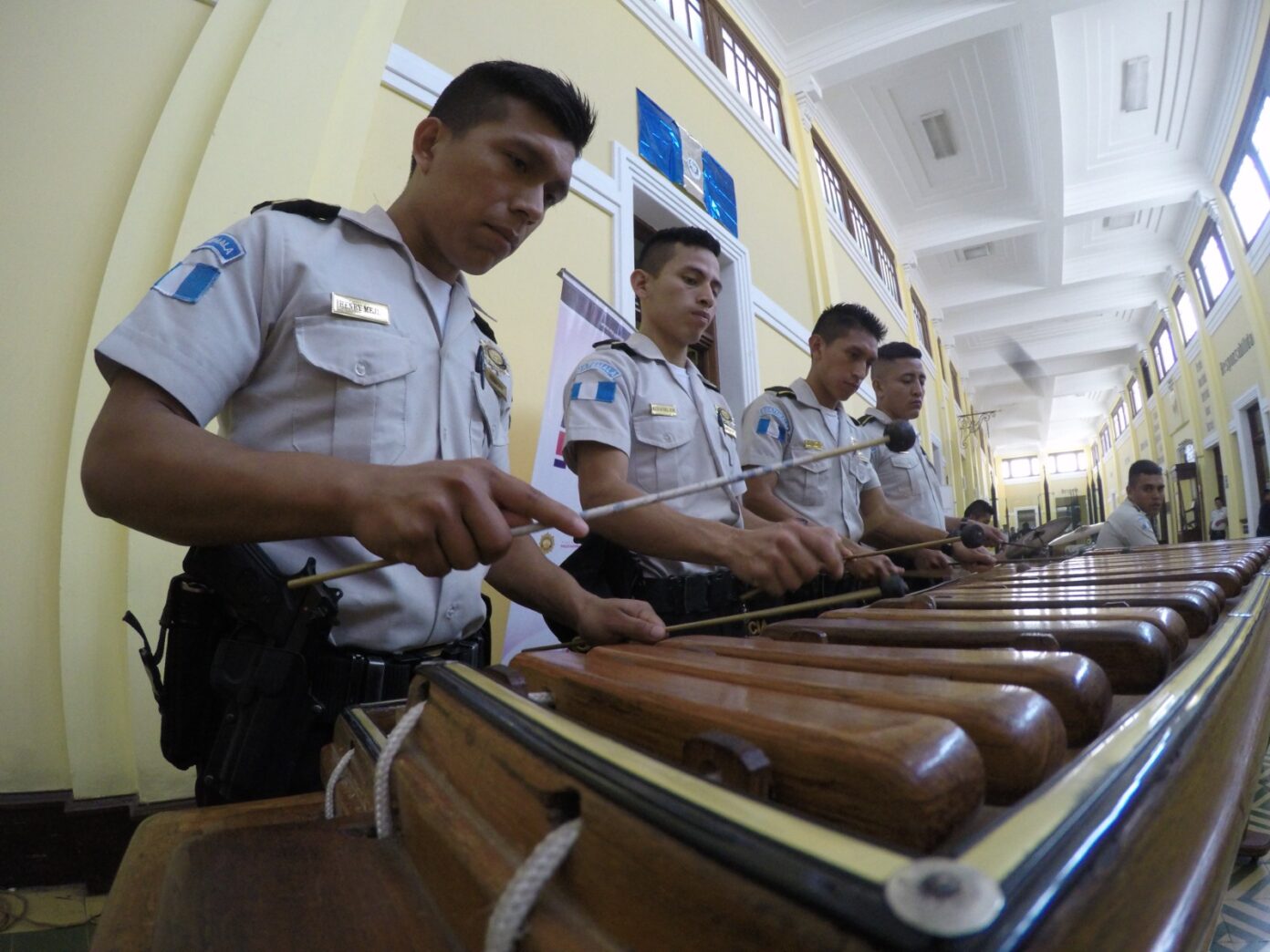 Mingob conmemora Día de la Marimba con la agrupación Kaibil Balam