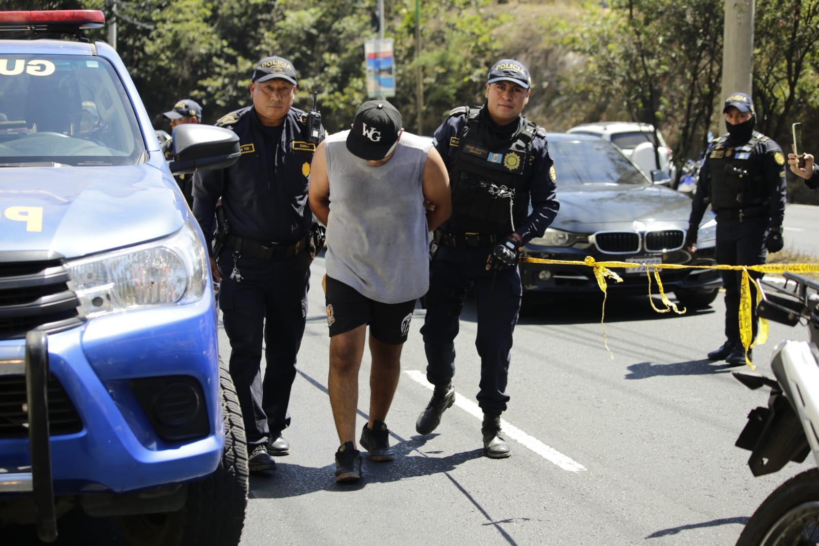 Capturan a presuntos sicarios tras persecución policial en Mixco