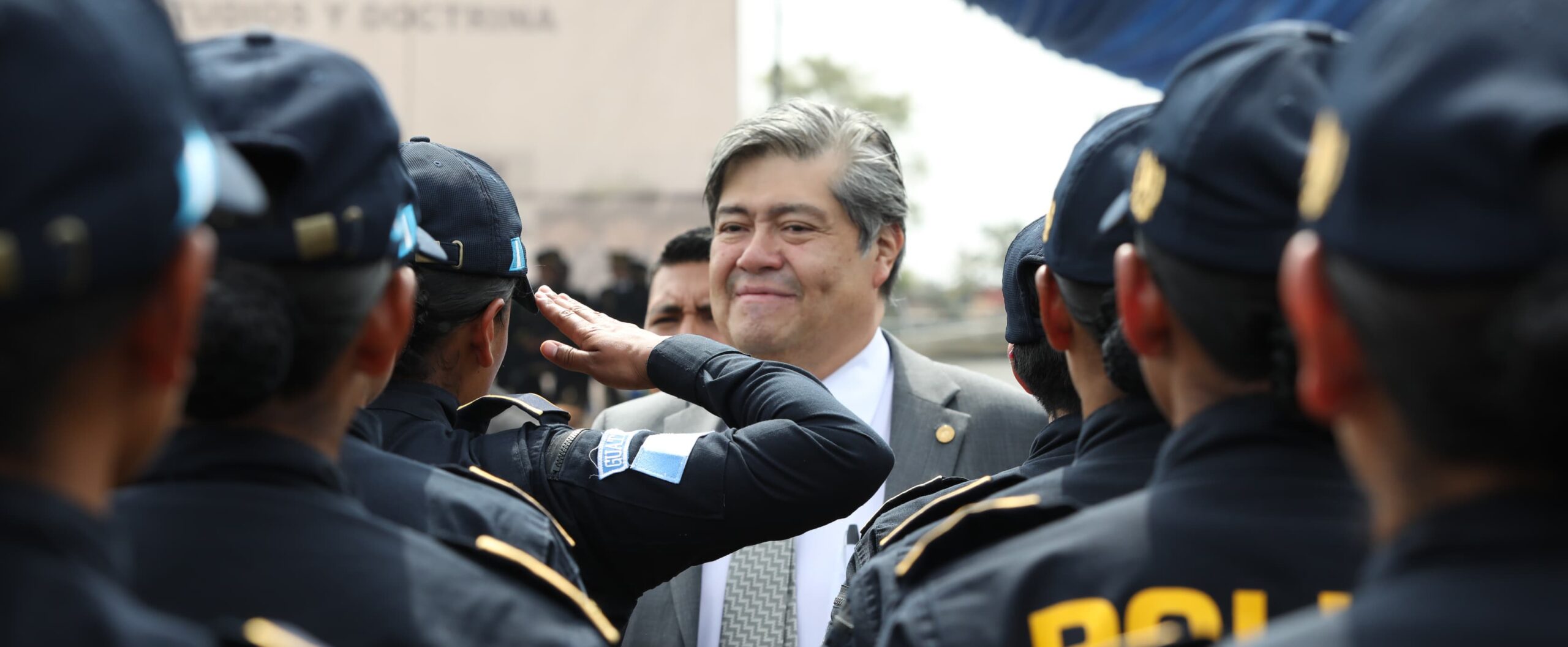 Nuevos agentes de la PNC juran proteger y servir a la ciudadanía ...