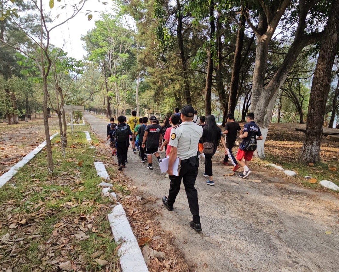 Niños y jóvenes participan en actividades para prevenir el delito ...