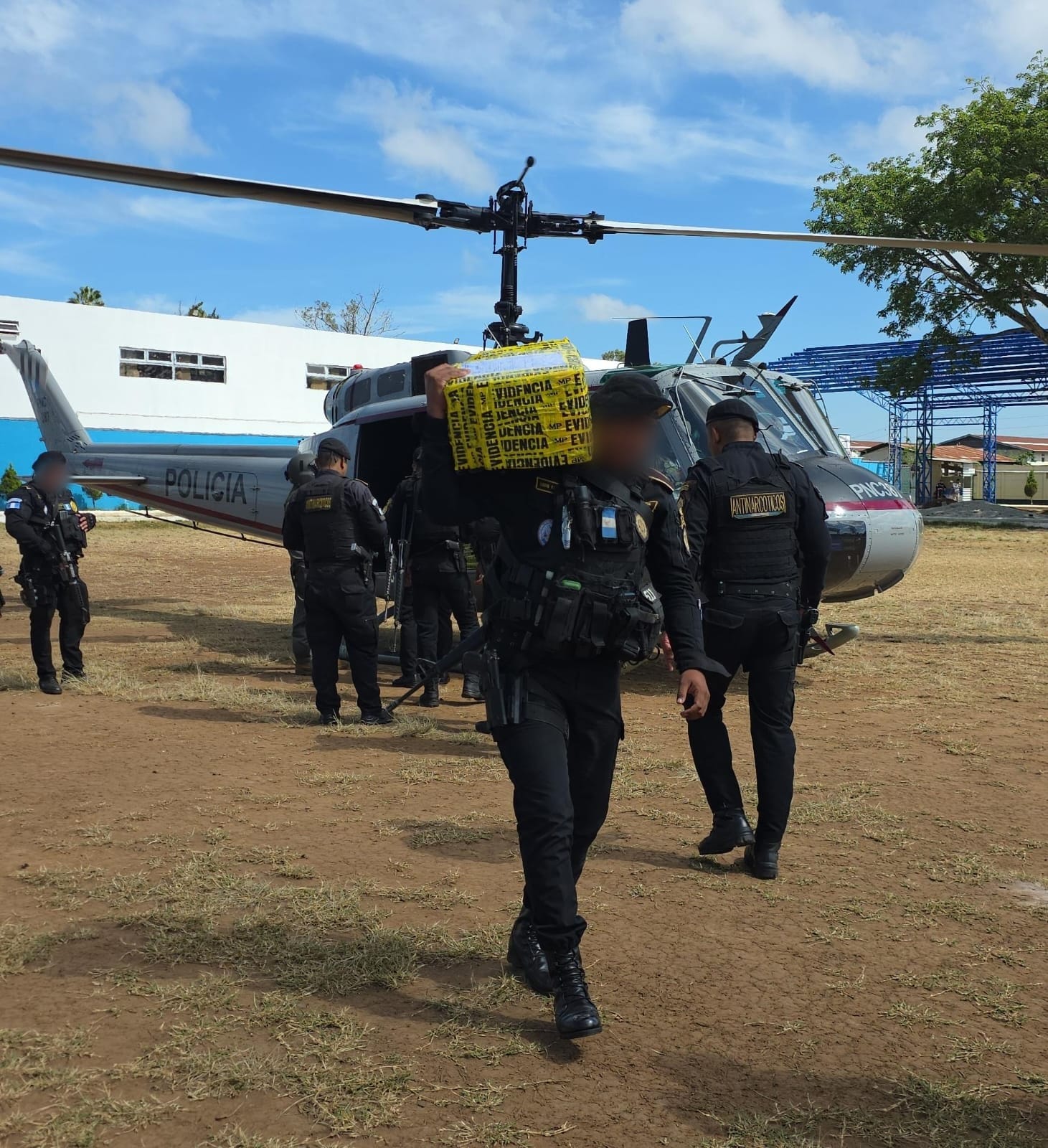 瓜地馬拉空運轉移624包可卡因至PNC反毒部門庫房保管